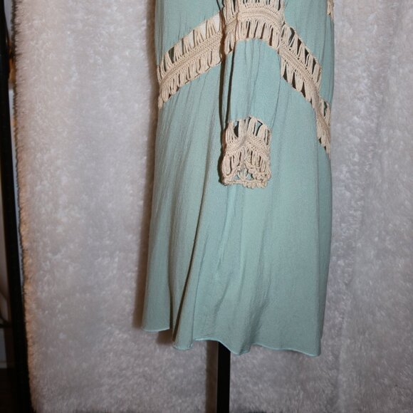 The Umgee Bohemian crochet top in size medium - Picture 5 of 8